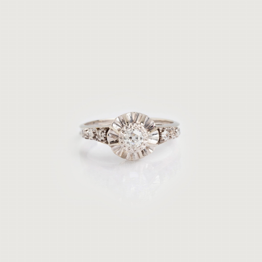 Złoty-pierścionek-z-diamentami-vintage-jagg