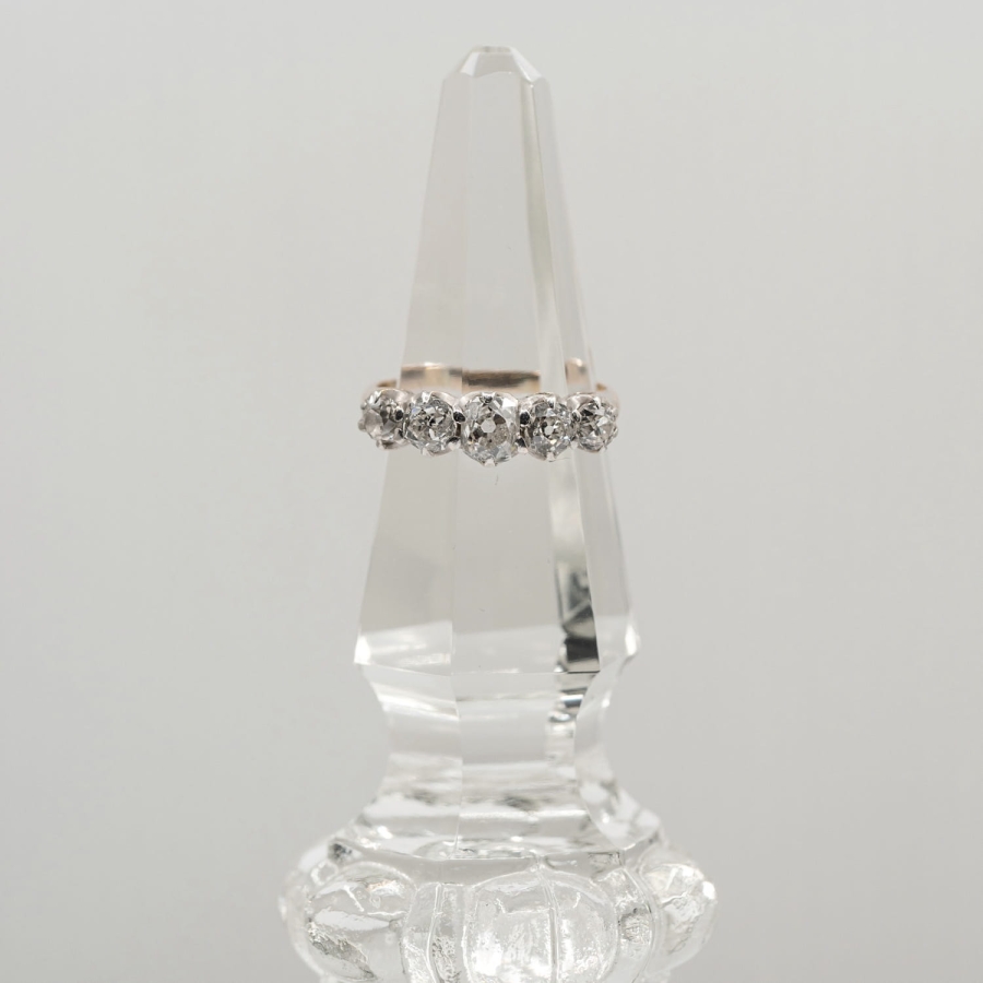 złoty-pierścionek-vintage-z-diamentami-jagg