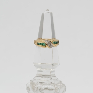 pierscionek-vintage-ze-szmaragdami-i-diamentami-zloto-750
