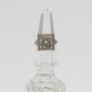 pierscionek-z-diamentami-zloto-750-platyna-950-vintage-jagg